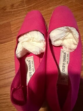 Andre Assous Hot Pink Canvas Slip-On heels 💕